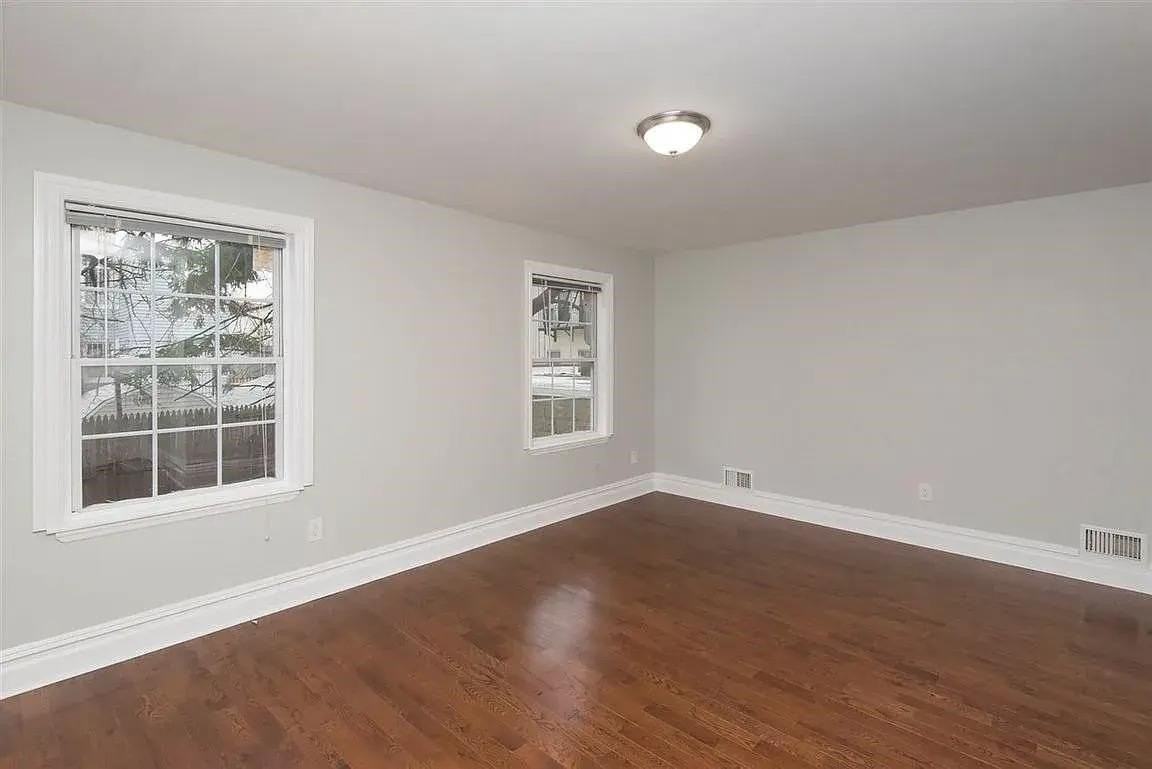 28 Van Cleef St #2 - Photo 2 of 8