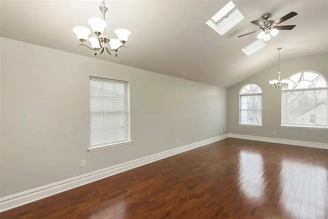 28 Van Cleef St #2 - Photo 3 of 8