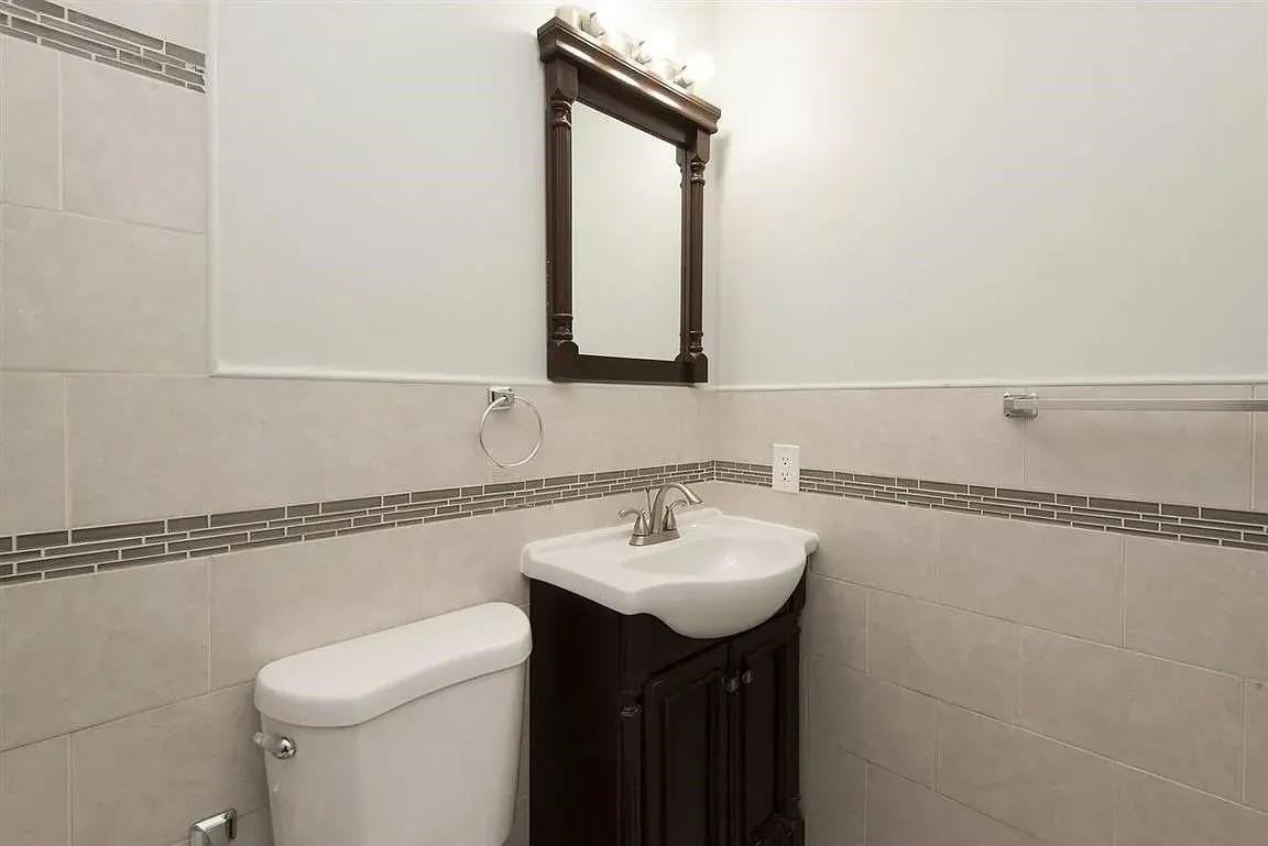 28 Van Cleef St #2 - Photo 4 of 8