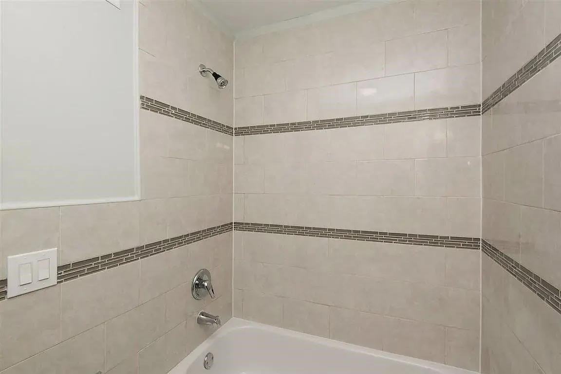 28 Van Cleef St #2 - Photo 5 of 8