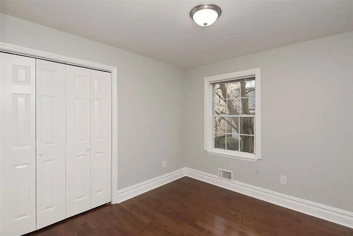 28 Van Cleef St #2 - Photo 7 of 8