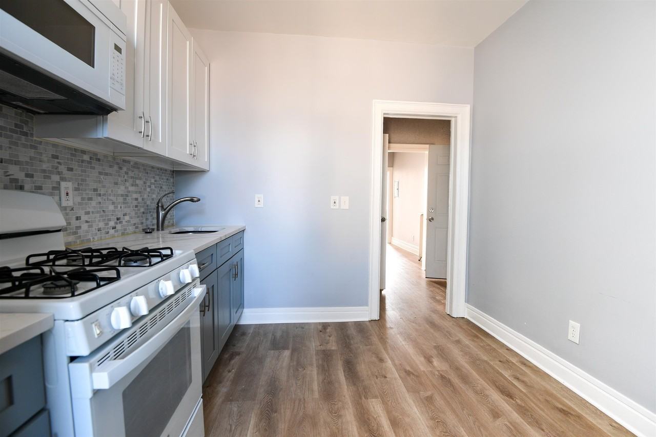 153 Sterling Ave - Photo 2 of 14