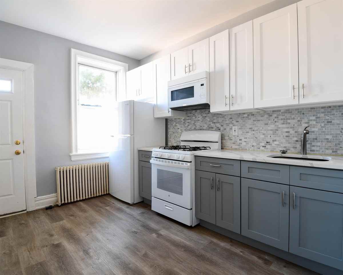 153 Sterling Ave - Photo 3 of 14