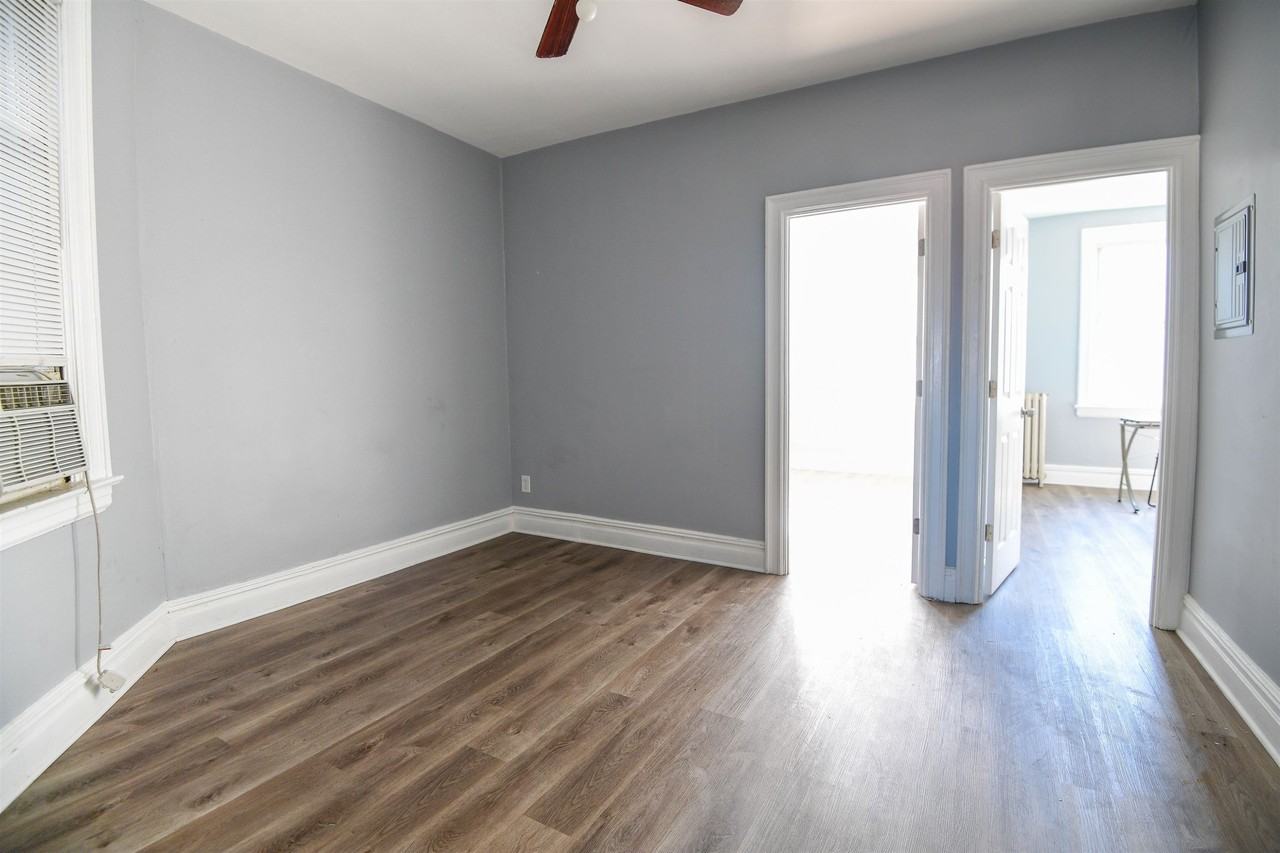 153 Sterling Ave - Photo 5 of 14