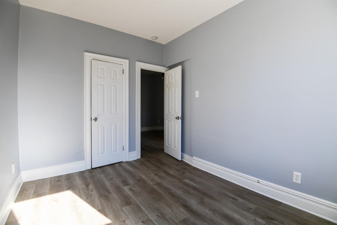 153 Sterling Ave - Photo 7 of 14