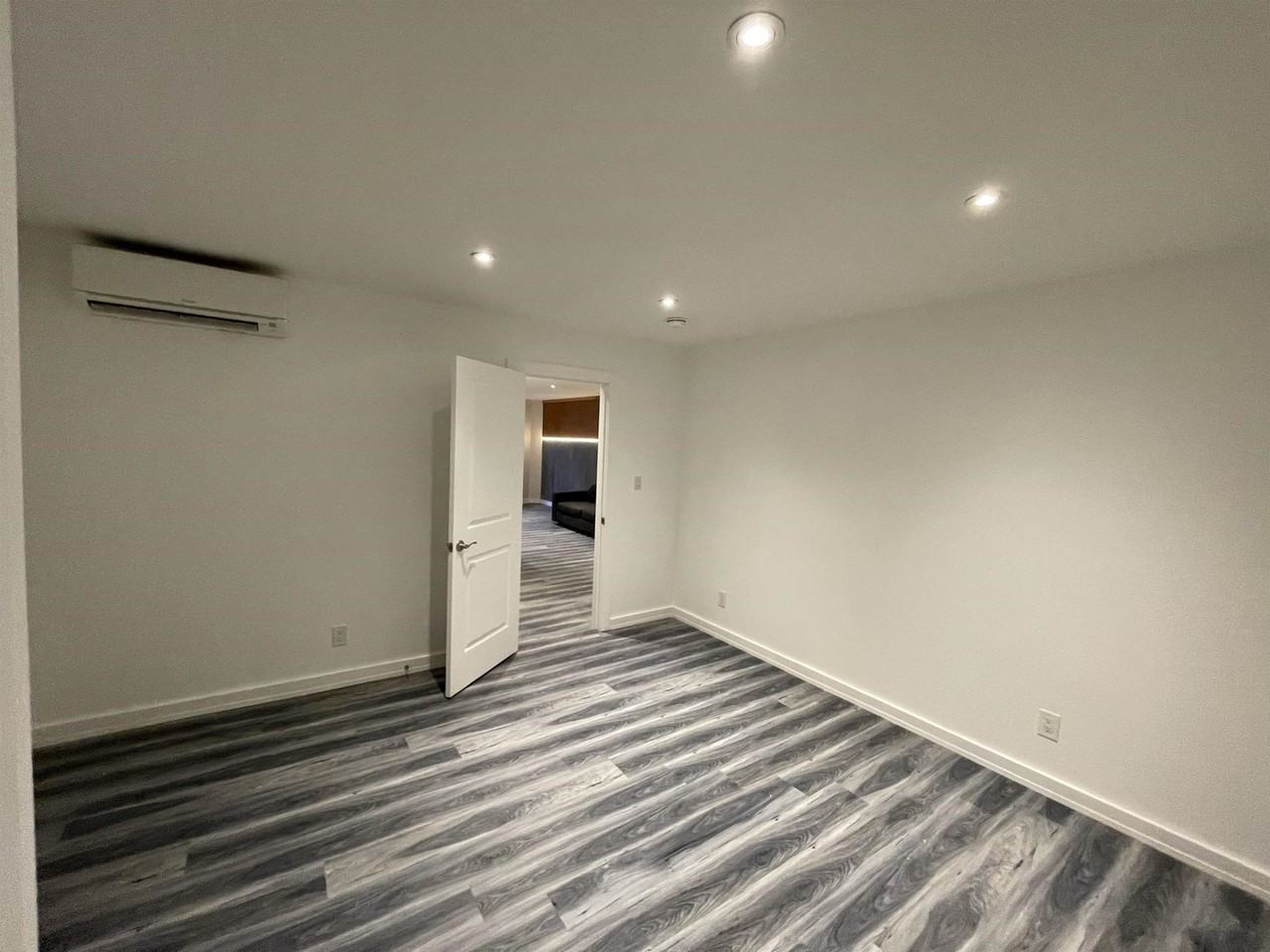 516 Paterson Plank Rd #2R - Photo 4 of 13