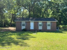 featured image of 1635 Burgaw Hwy