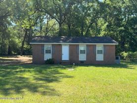 1635 Burgaw Hwy - Photo 1 of 1