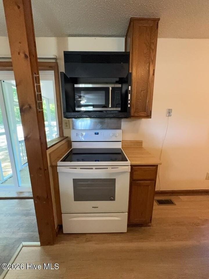 1635 Burgaw Hwy - Photo 6 of 18