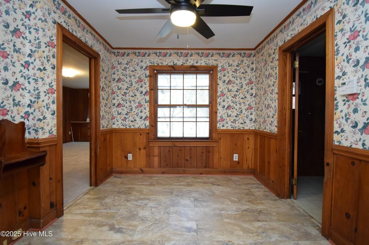 482 Snow Hill St - Photo 4 of 13