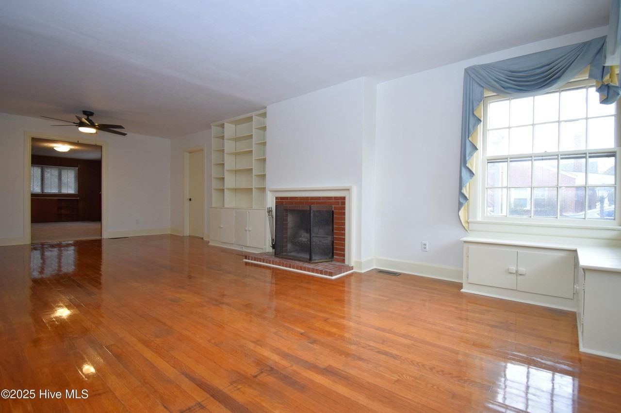 482 Snow Hill St - Photo 7 of 13