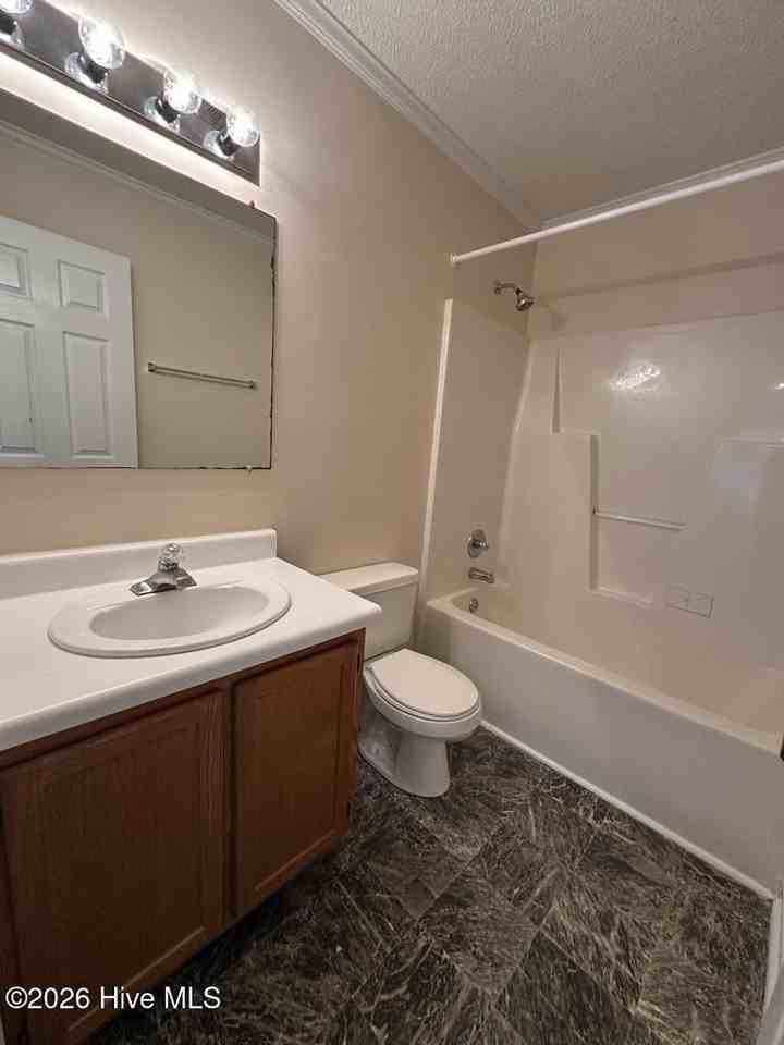 133 Glenwood Dr - Photo 5 of 9