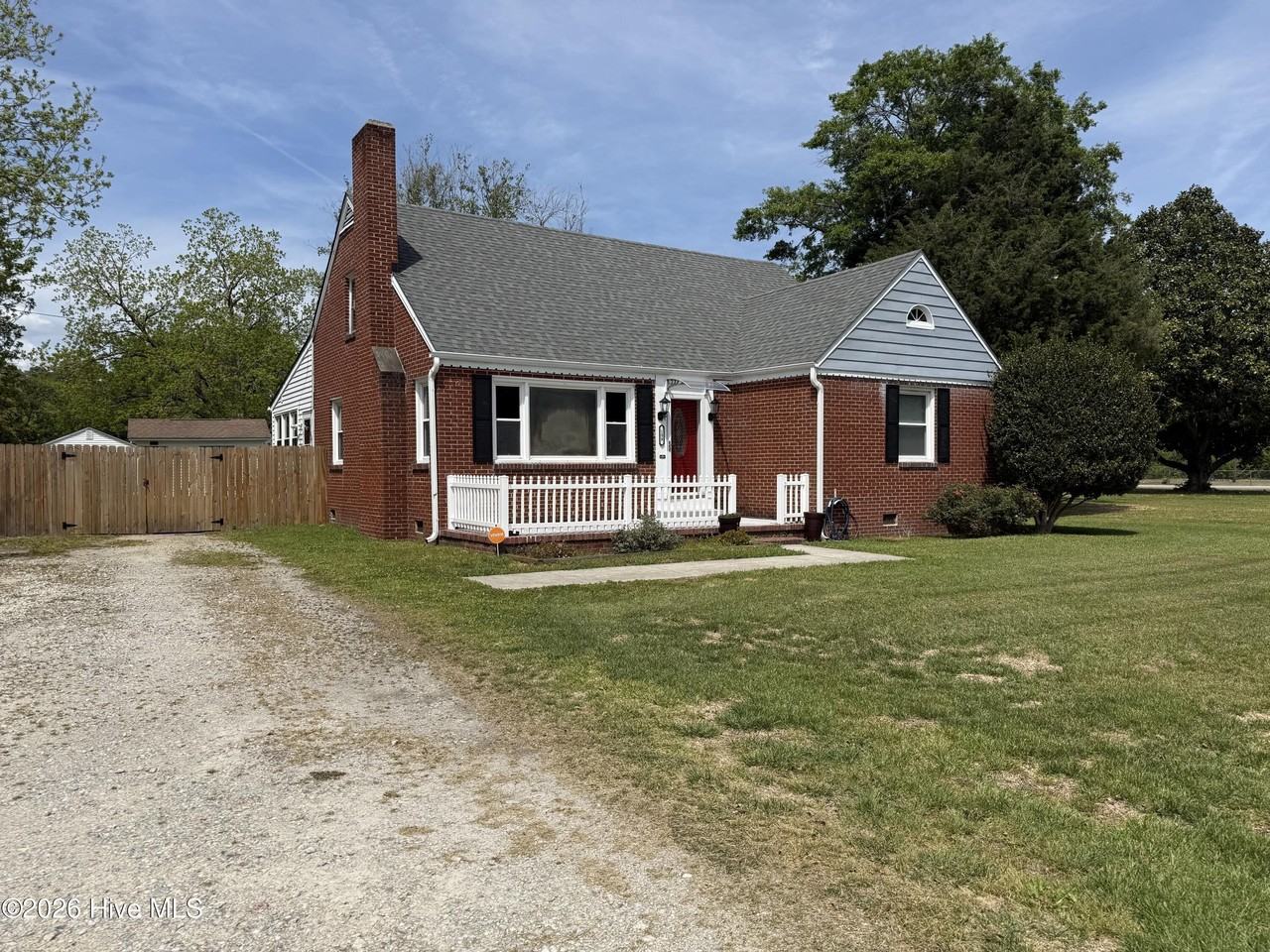 109 Forest Hill Dr - Photo 2 of 29