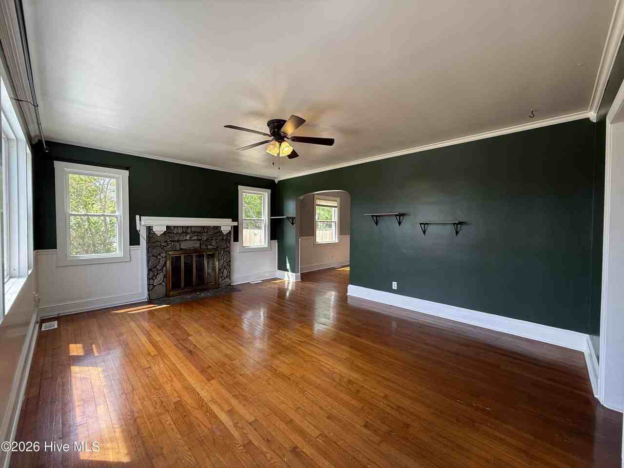 109 Forest Hill Dr - Photo 4 of 29