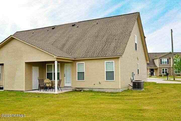 2206 Sweet Bay Dr #A - Photo 4 of 25