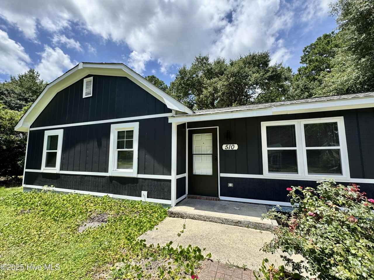 510 Redwood Pl - Photo 2 of 14