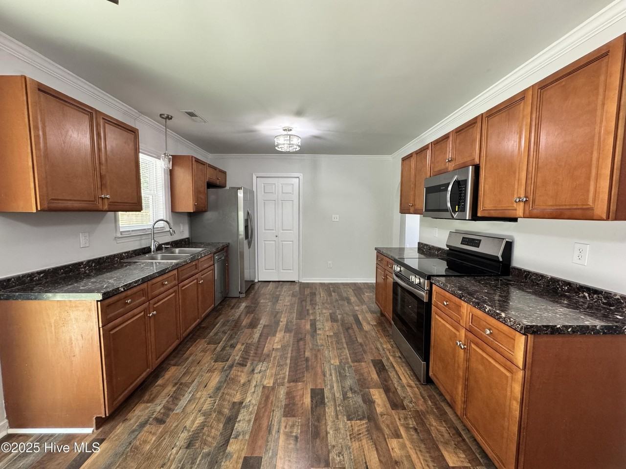 510 Redwood Pl - Photo 5 of 14