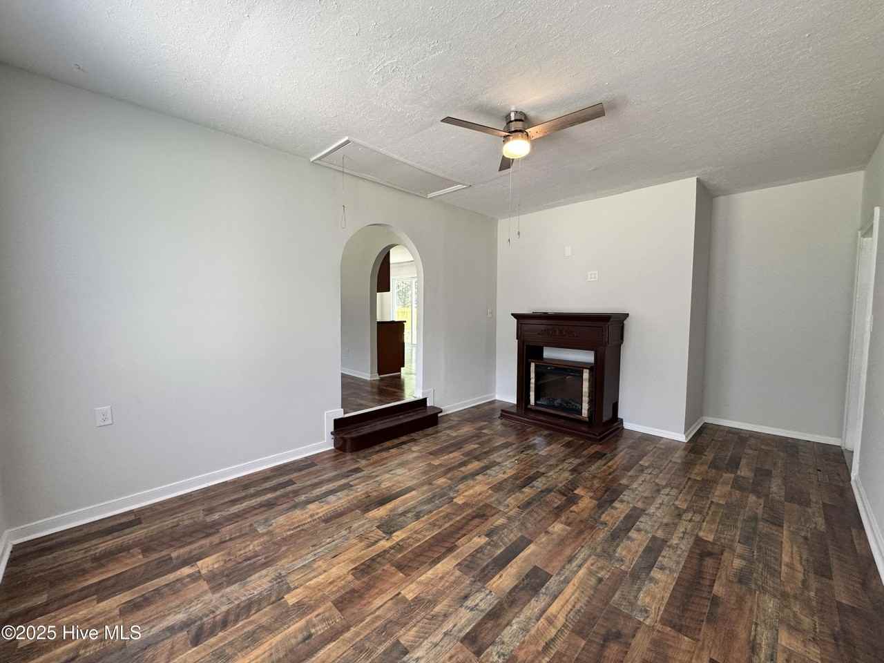 510 Redwood Pl - Photo 7 of 14