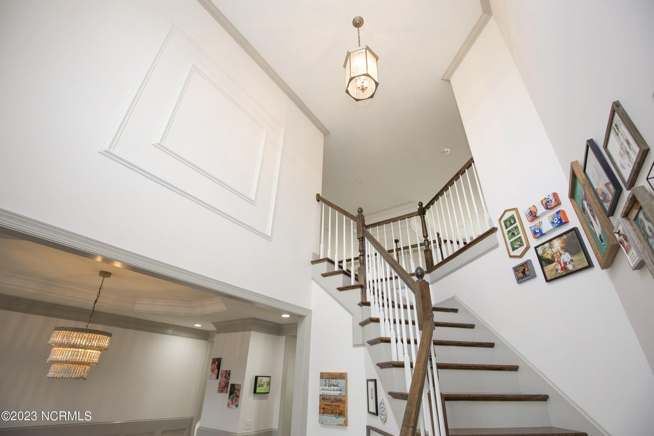 26 Princess Gate Dr - Photo 4 of 50