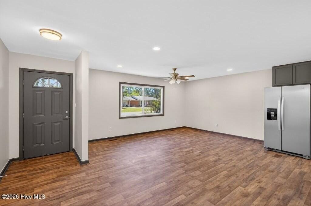 201 Stratford Rd - Photo 2 of 18