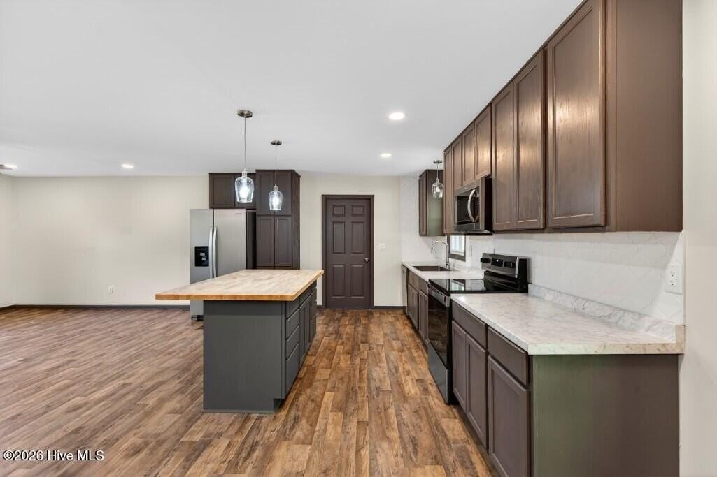 201 Stratford Rd - Photo 3 of 18