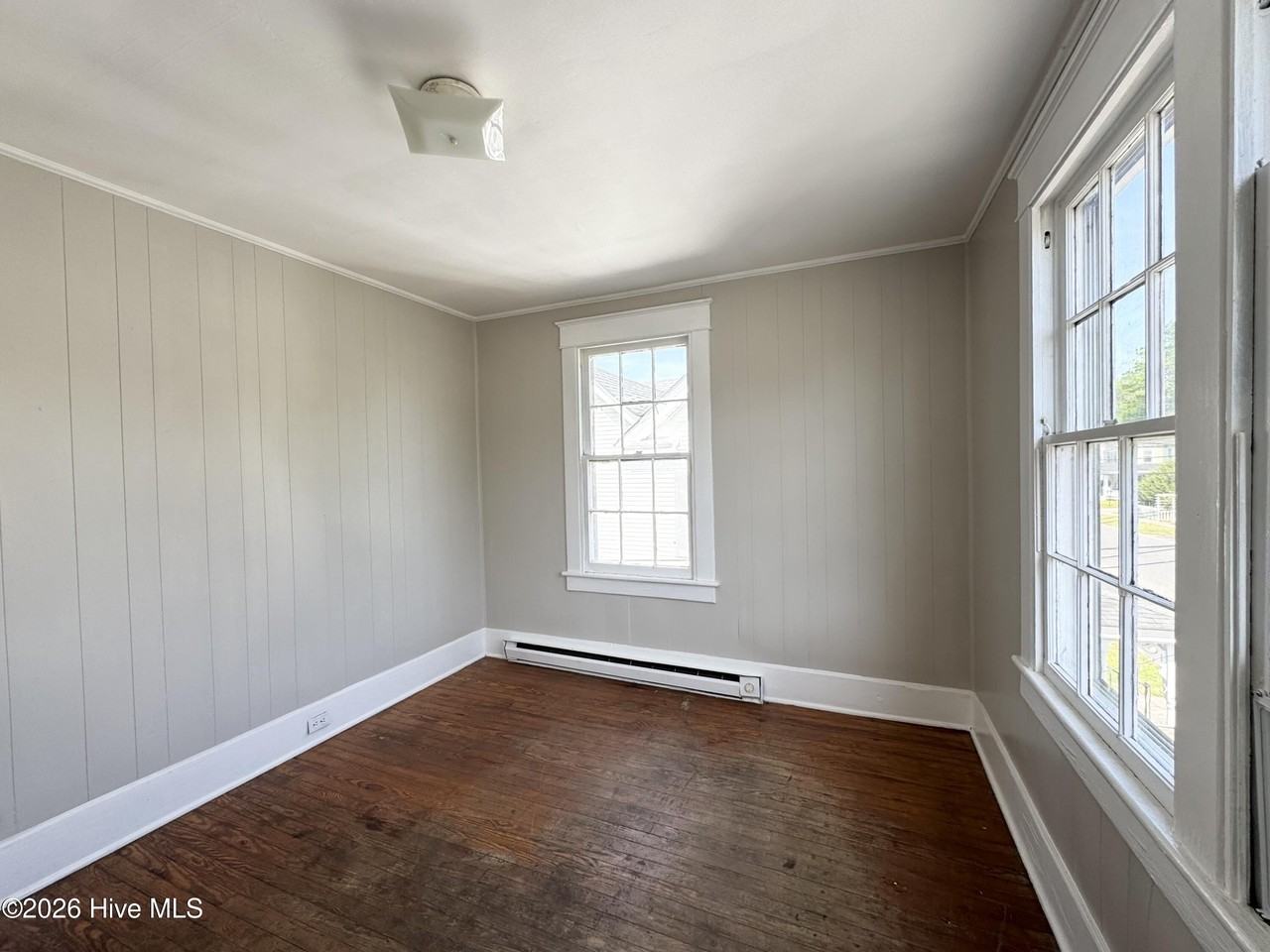 207 E Burgess St #B - Photo 2 of 6