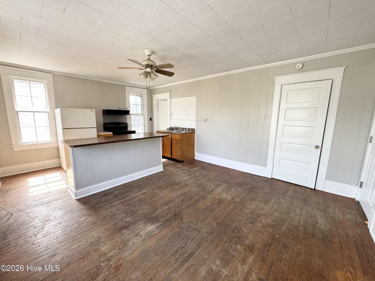 207 E Burgess St #B - Photo 5 of 6