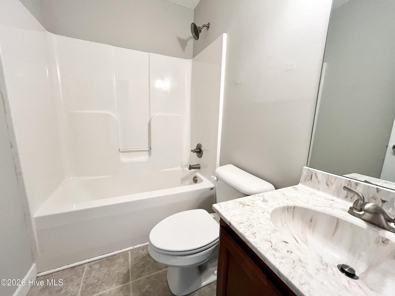 108 Oakwood Dr - Photo 6 of 12