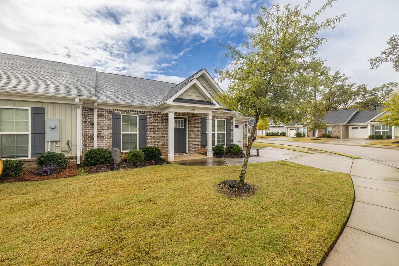 1043 Wildlife Cir - Photo 3 of 44