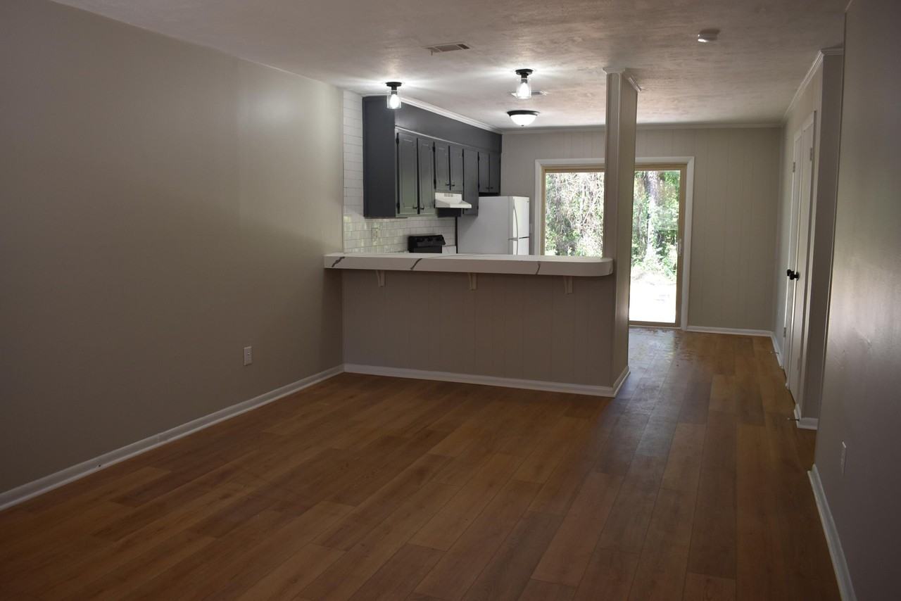 3126 Arcadia Dr #B - Photo 3 of 14