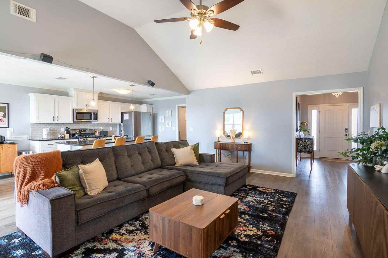 4830 Fairmont Dr - Photo 5 of 28