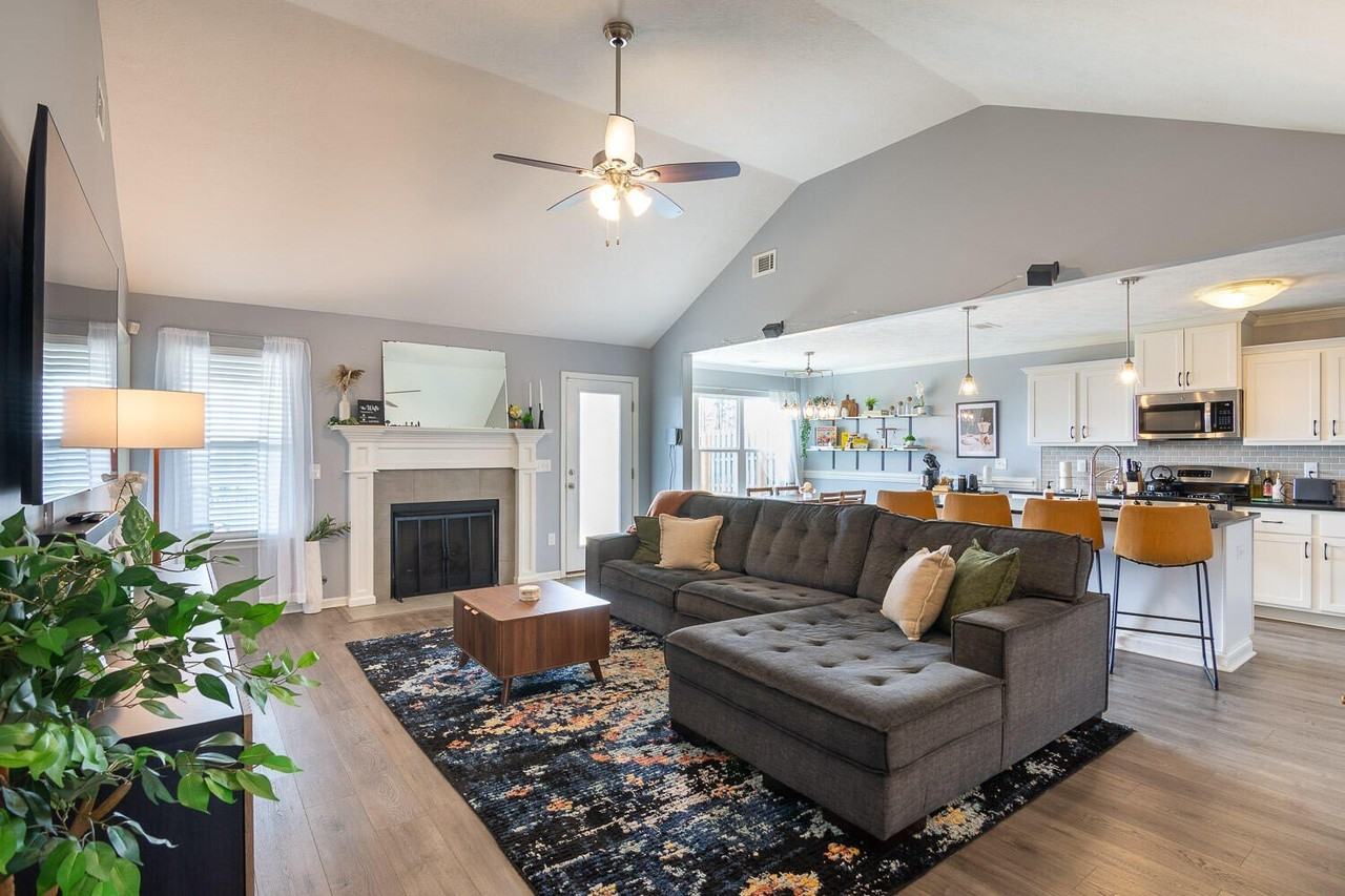 4830 Fairmont Dr - Photo 6 of 28