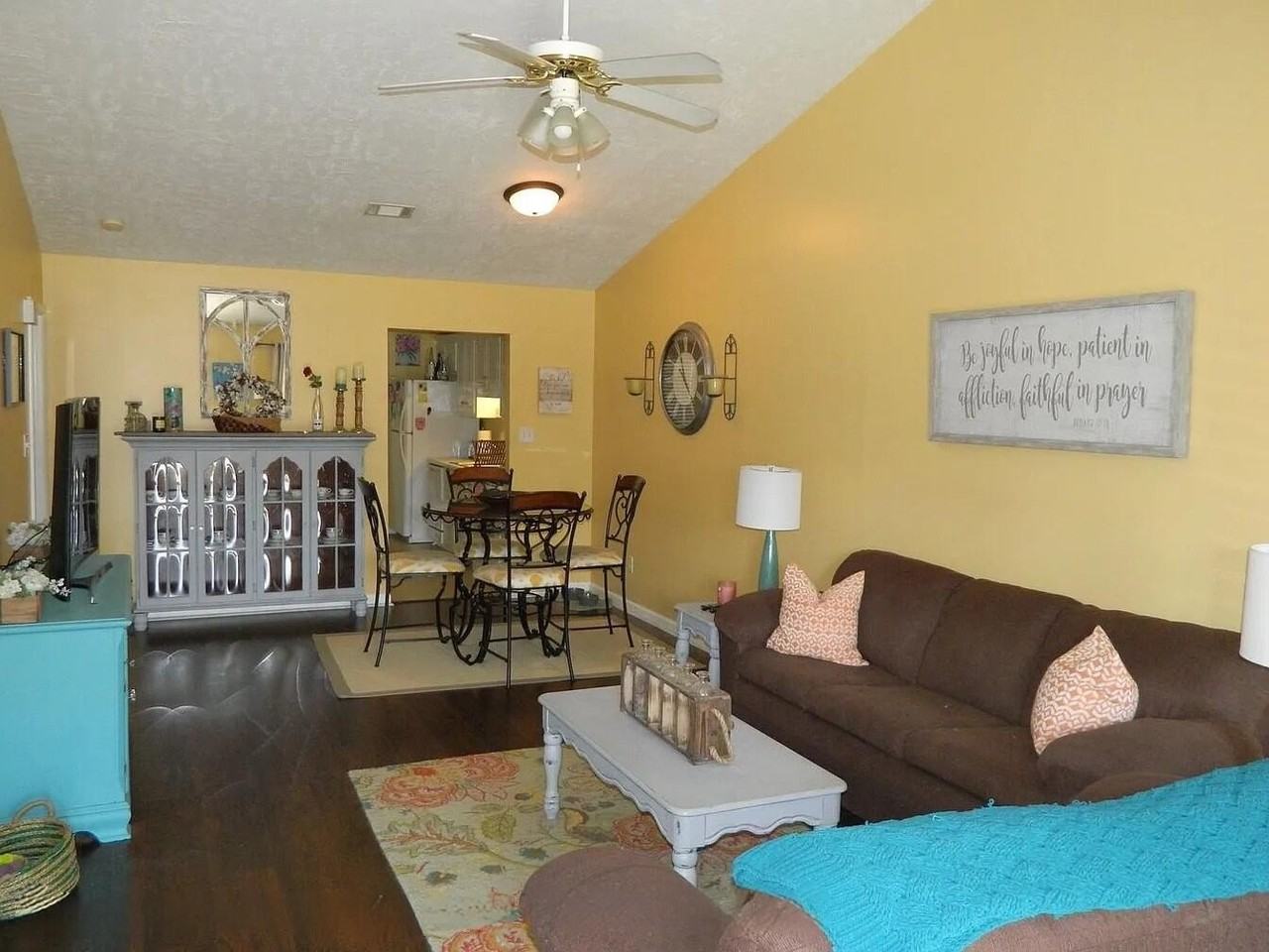 1101 Avery Lndg - Photo 3 of 15