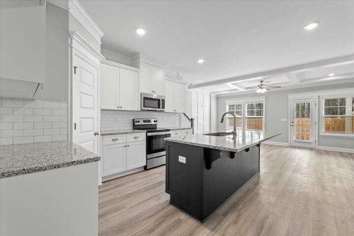 1007 Linsmore Ave - Photo 2 of 4