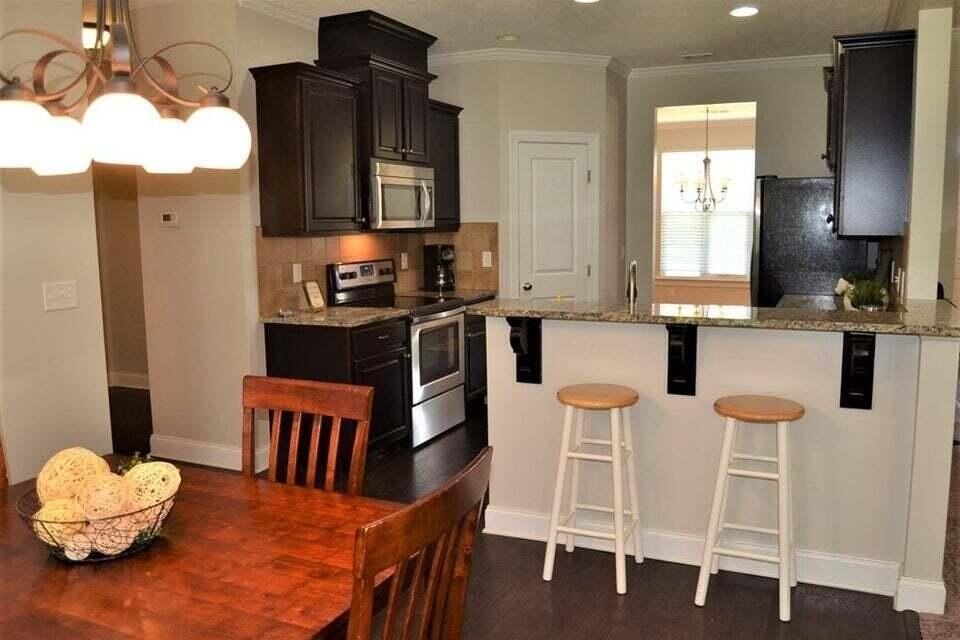 2612 Waites Dr - Photo 3 of 26