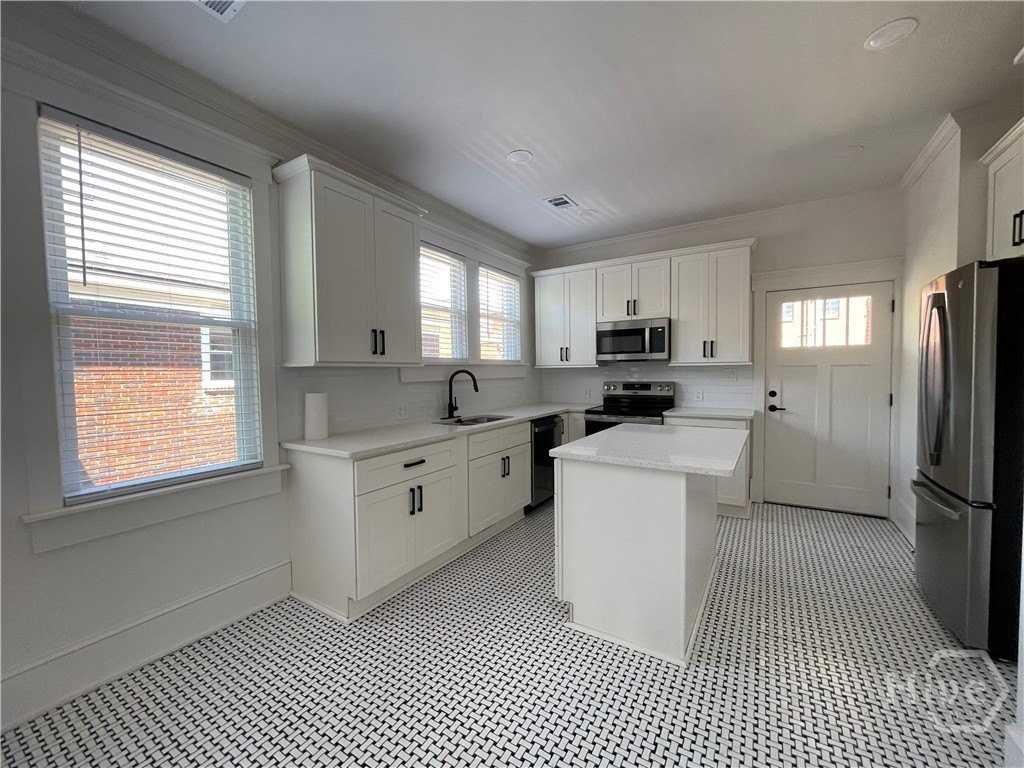 1014 E Anderson St - Photo 7 of 18