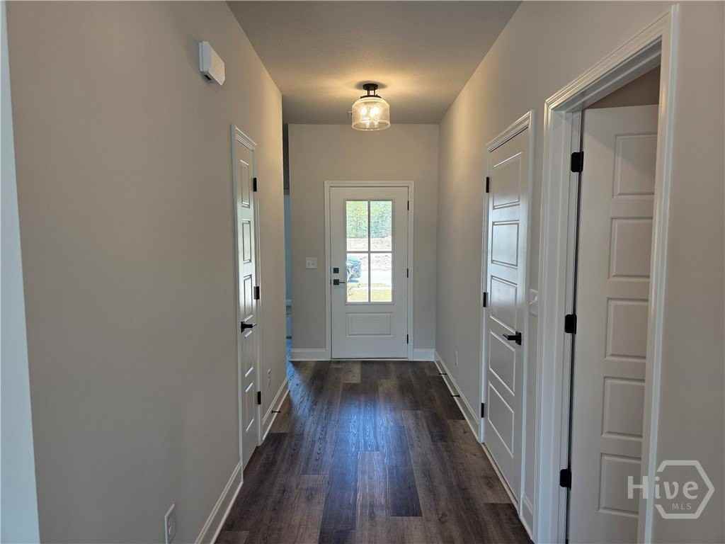 123 Susan Dr - Photo 4 of 23