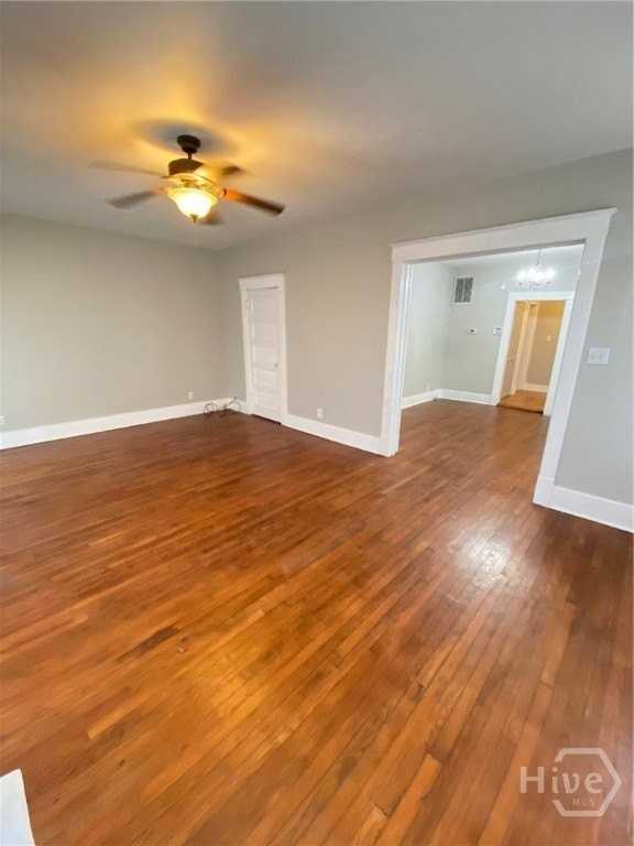 507 E Duffy St - Photo 3 of 9