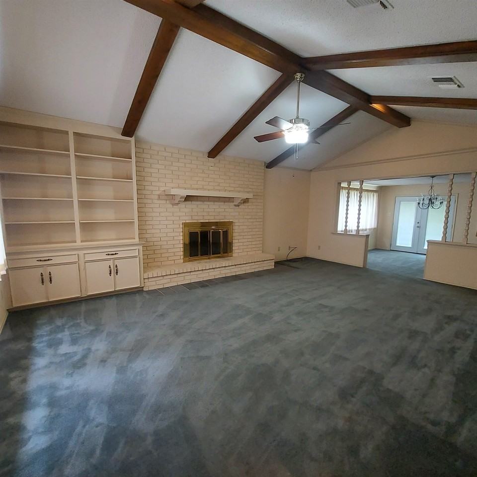 151 Riverside Dr - Photo 2 of 14