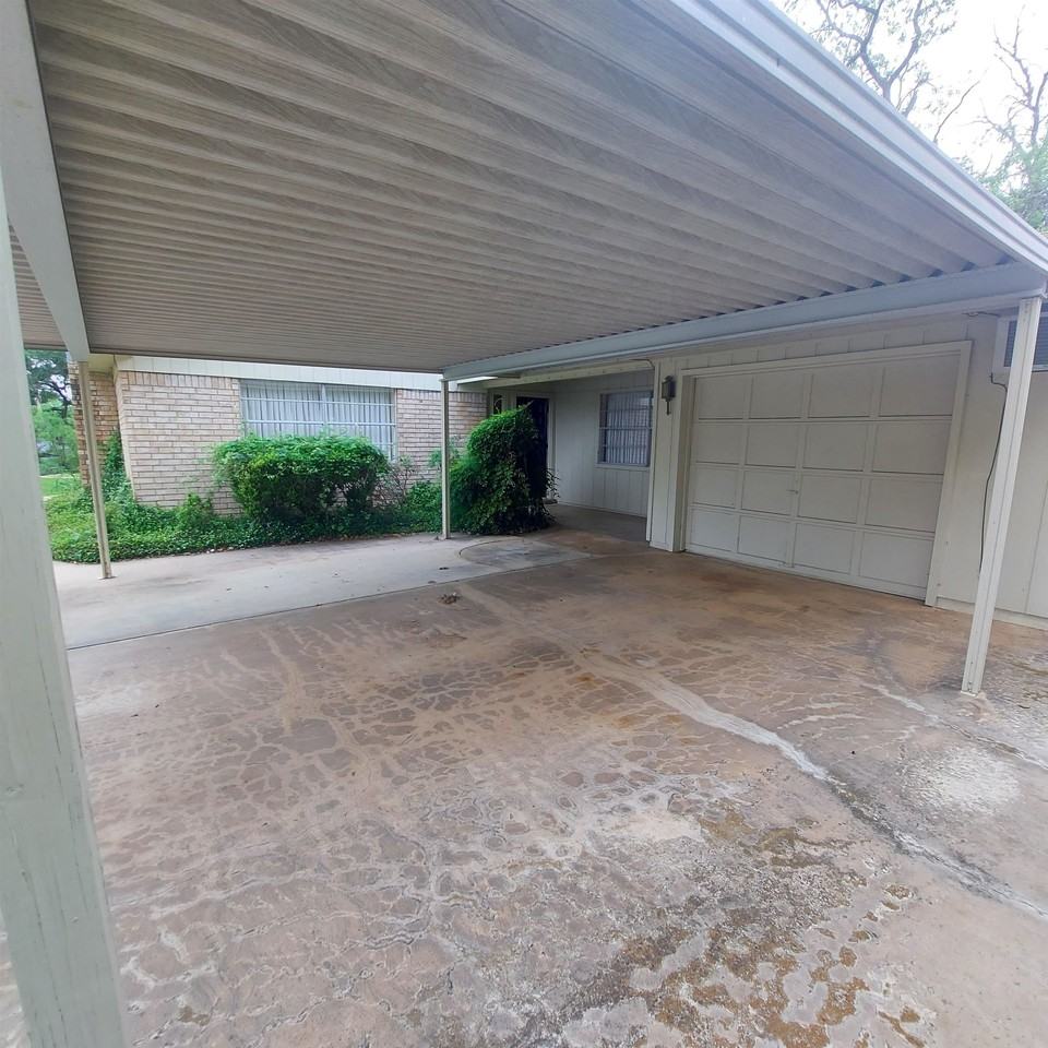 151 Riverside Dr - Photo 3 of 14
