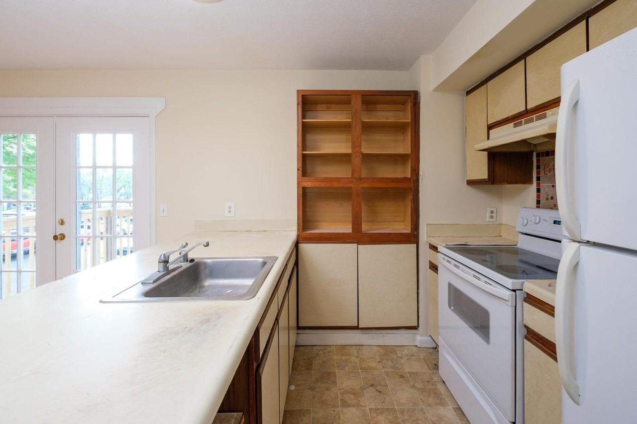 40 South Ave #B - Photo 6 of 17