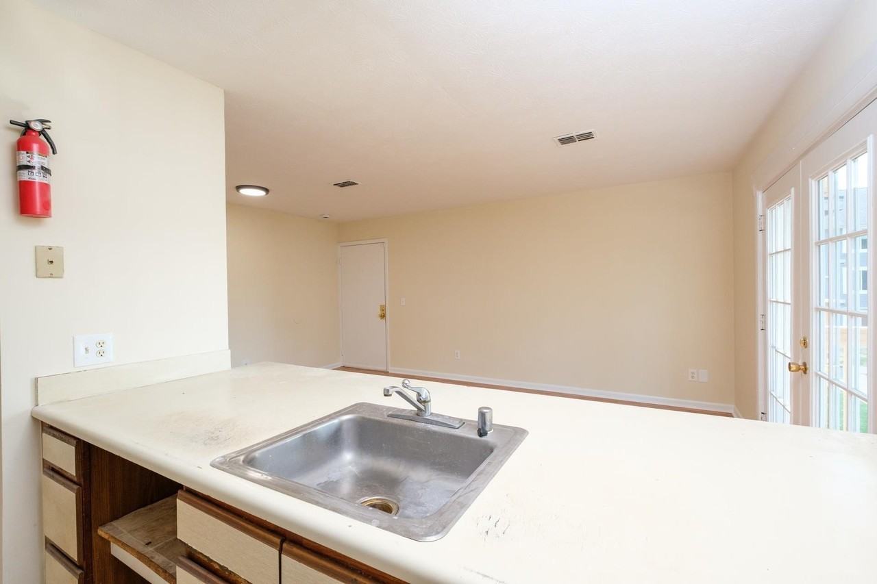 40 South Ave #B - Photo 7 of 17