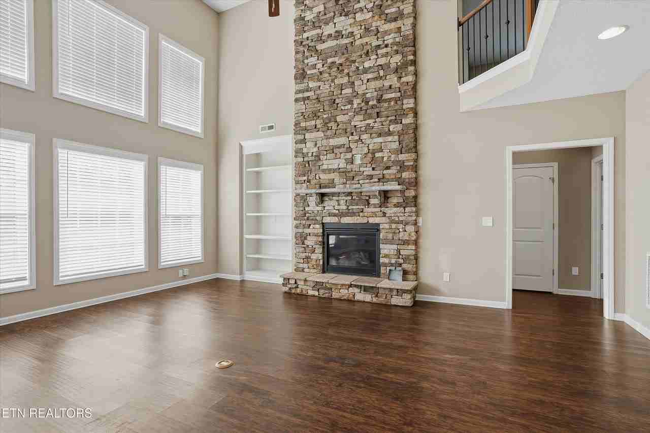 2553 Windjammer Ln - Photo 6 of 36