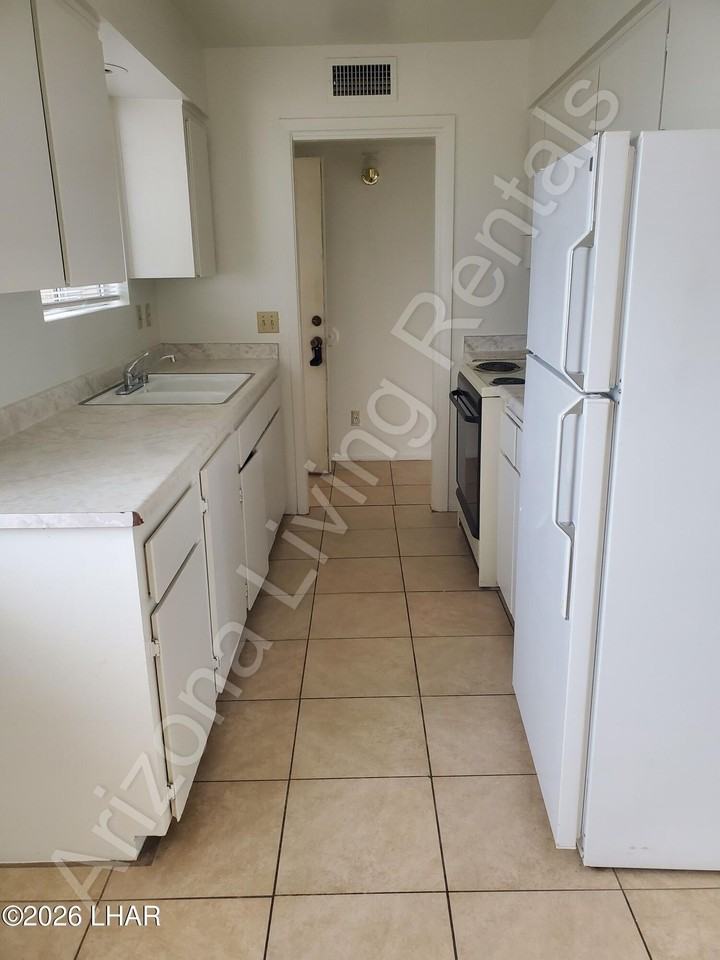 2316 Kiowa Blvd N #A - Photo 3 of 11