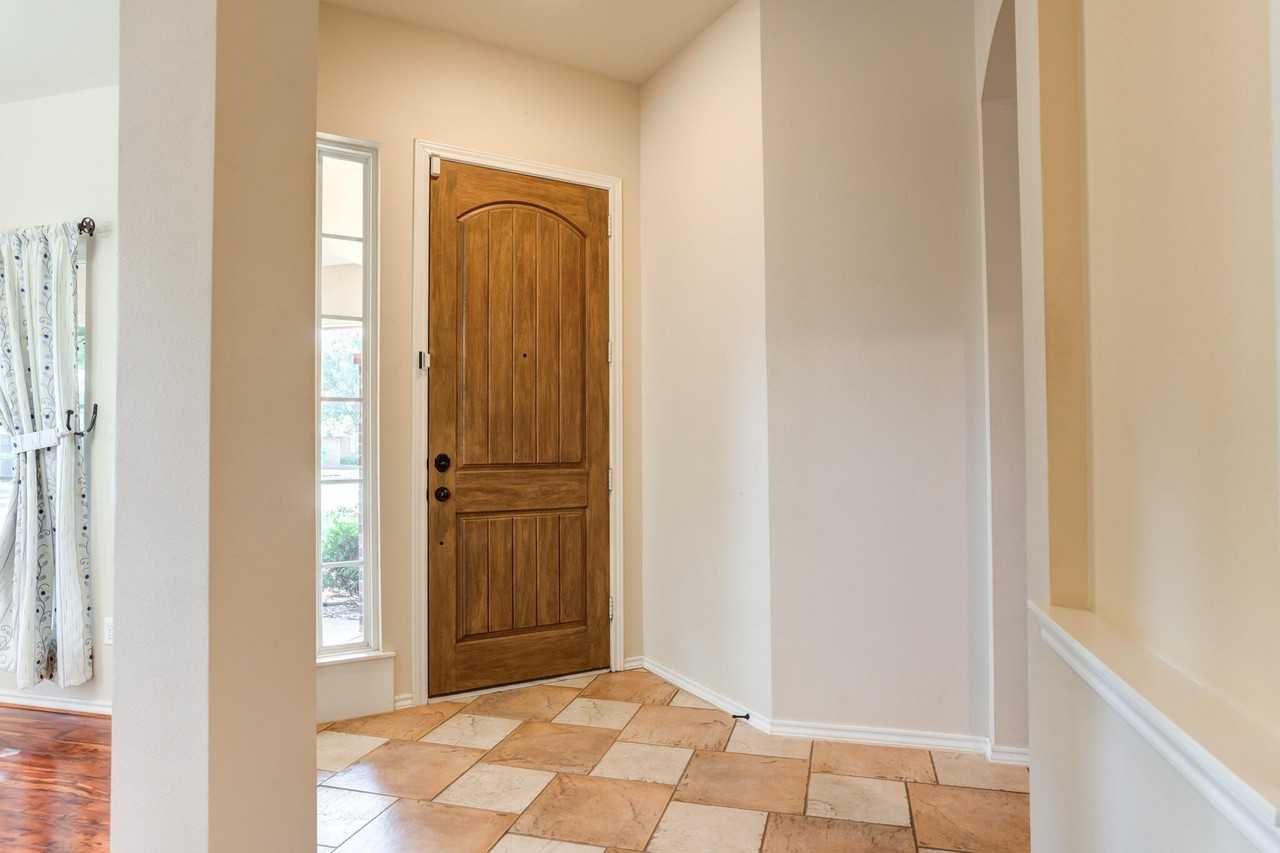 4802 Amherst St - Photo 4 of 33