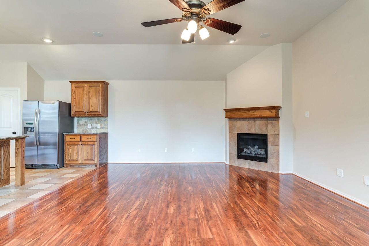 4802 Amherst St - Photo 6 of 33