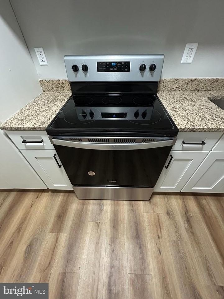 1630 16th St Se - Photo 4 of 15