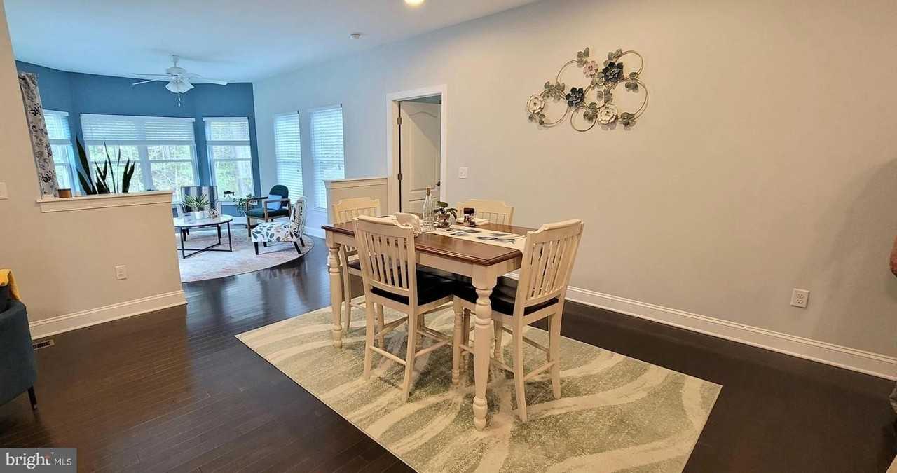 18161 Emerson Way - Photo 7 of 20