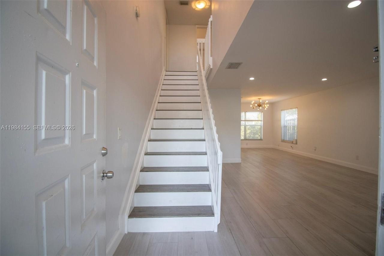 4844 Grapevine Way