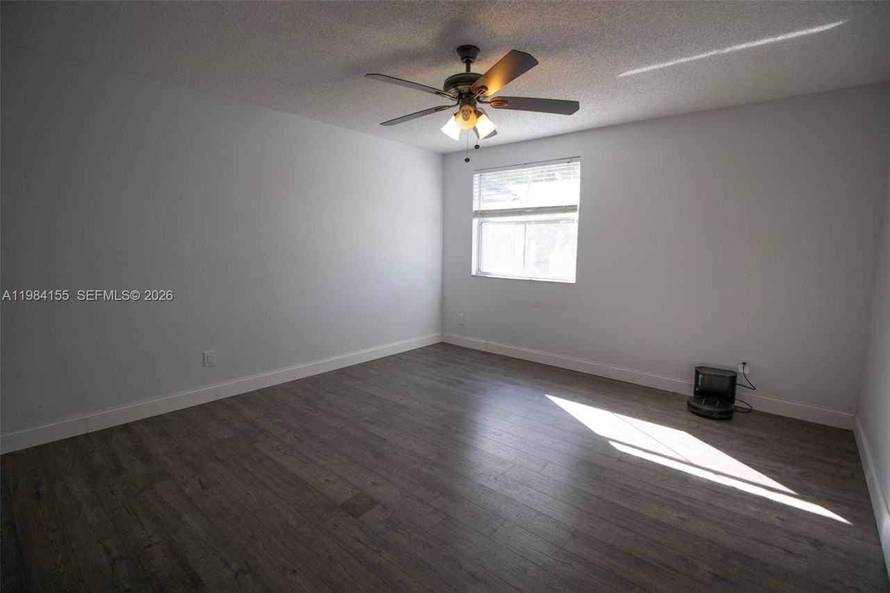 4844 Grapevine Way - Photo 7 of 26